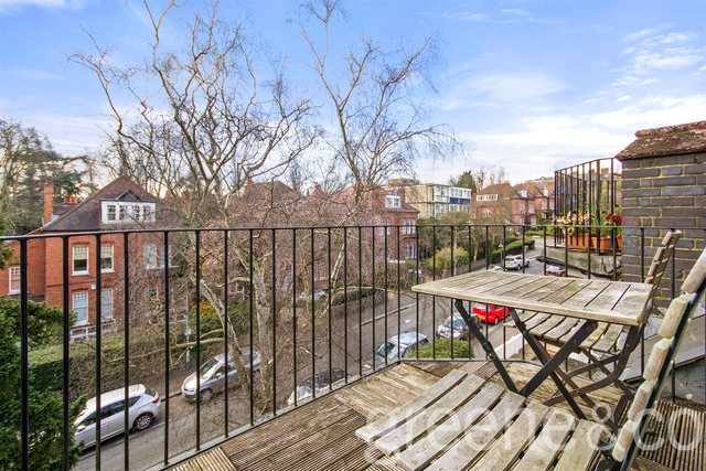  Image of 2 bedroom Flat to rent in Coolhurst Road London N8 at London  Crouch End, N8 8EL