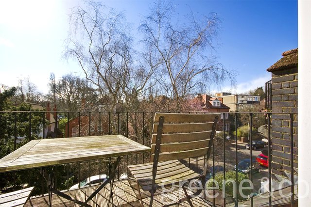  Image of 2 bedroom Flat to rent in Coolhurst Road London N8 at London  Crouch End, N8 8EL