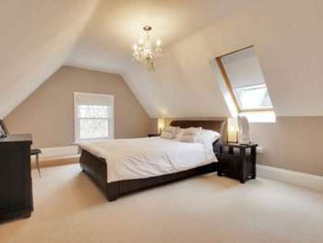  Image of 2 bedroom Maisonette for sale in Massetts Road Horley RH6 at Massetts Road  Horley, RH6 7DT