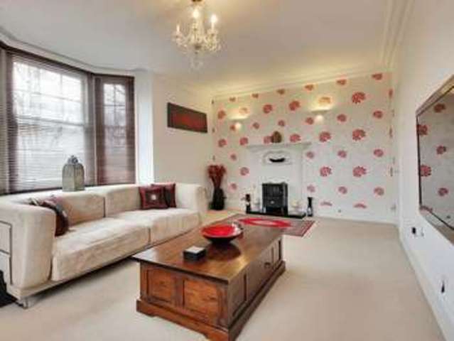  Image of 2 bedroom Maisonette for sale in Massetts Road Horley RH6 at Massetts Road  Horley, RH6 7DT