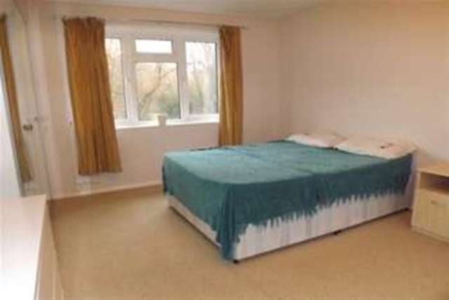  Image of 4 bedroom Detached house to rent in Copperfield Road Southampton SO16 at Southampton, SO16 3NY