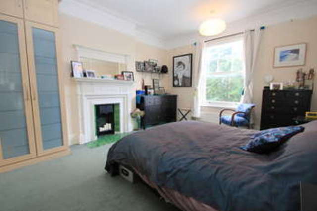  Image of 2 bedroom Flat for sale in Cranes Park Surbiton KT5 at Surbiton Surrey, KT5 8AB