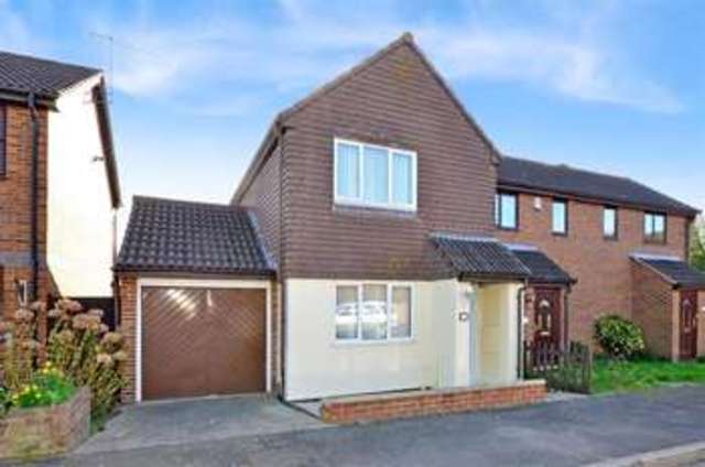  Image of 2 bedroom End of Terrace for sale in Cremer Place Faversham ME13 at Faversham Kent Faversham, ME13 7SG