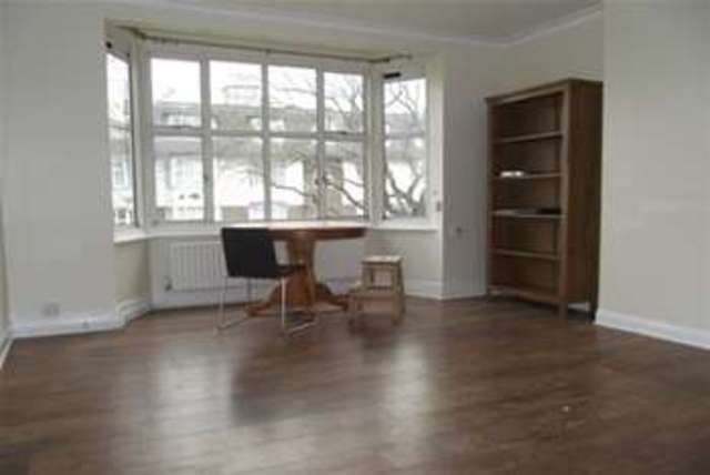  Image of 2 bedroom Flat to rent in Crest Road London NW2 at London, NW2 7BY