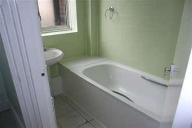  Image of 2 bedroom Flat to rent in Crest Road London NW2 at London, NW2 7BY