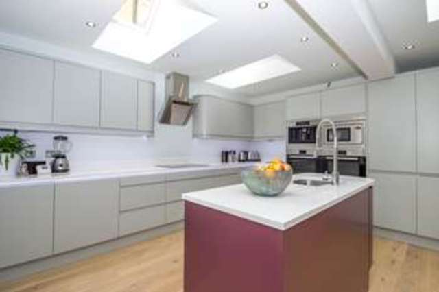  Image of 4 bedroom Detached house for sale in Croham Valley Road Selsdon South Croydon CR2 at South Croydon Selsdon, CR2 7RB
