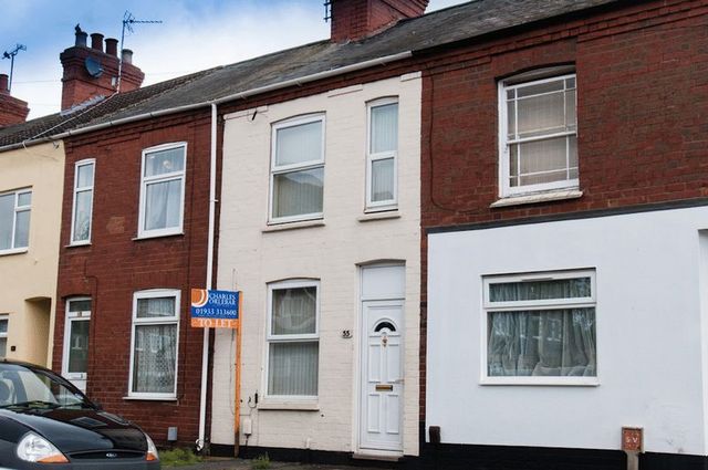  Image of 3 bedroom Terraced house to rent in Cromwell Road Rushden NN10 at Cromwell Road  Rushden, NN10 0DS