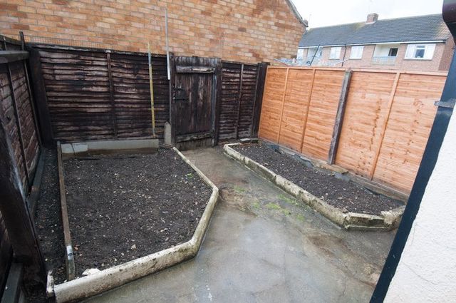  Image of 3 bedroom Terraced house to rent in Cromwell Road Rushden NN10 at Cromwell Road  Rushden, NN10 0DS