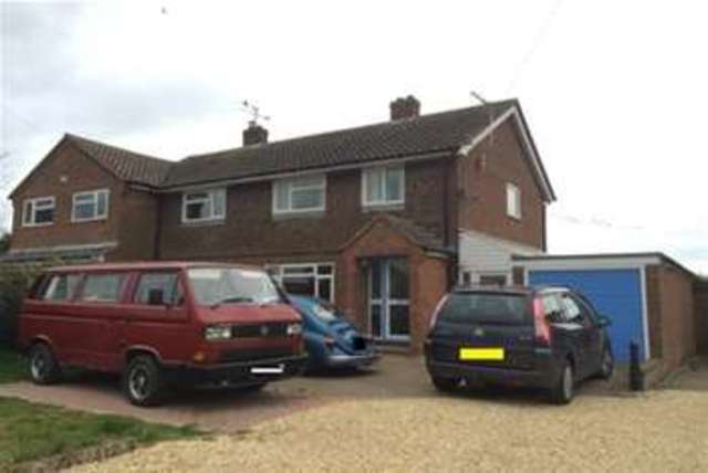  Image of 3 bedroom Detached house to rent in Dadbrook Close Cuddington Aylesbury HP18 at Aylesbury, HP18 0AH