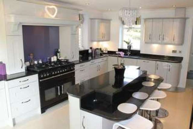  Image of 4 bedroom Detached house for sale in Rectory Lane Woodford Kettering NN14 at Woodford, NN14 4HS