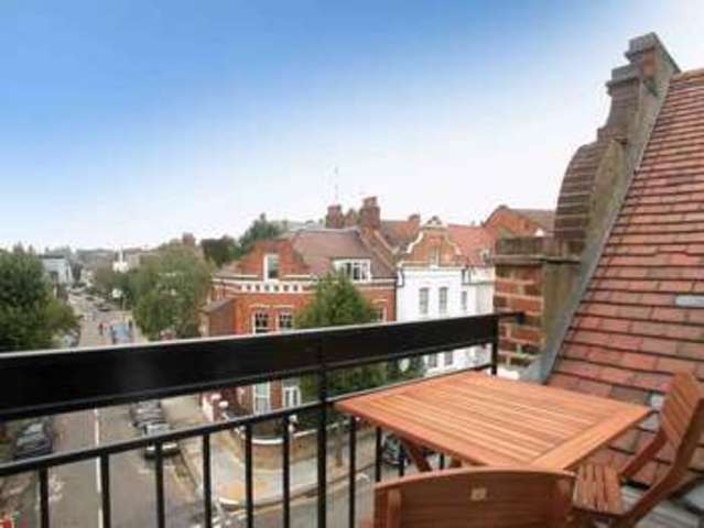  Image of 2 bedroom Flat to rent in Dennington Park Road London NW6 at Dennington Park Road West Hampstead London, NW6 1BB