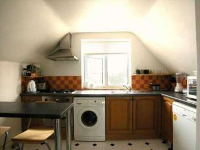  Image of 2 bedroom Flat to rent in Dennington Park Road London NW6 at Dennington Park Road West Hampstead London, NW6 1BB