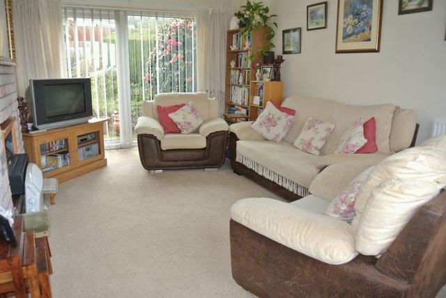 Image of 3 bedroom Semi-Detached house for sale in Denton Avenue Grantham NG31 at Denton Avenue  Grantham, NG31 7JQ