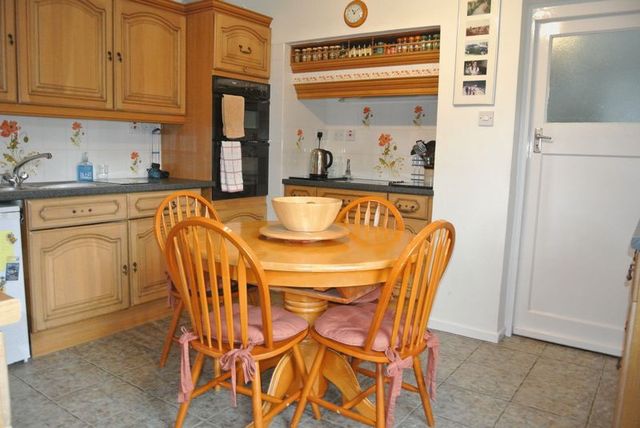  Image of 3 bedroom Semi-Detached house for sale in Denton Avenue Grantham NG31 at Denton Avenue  Grantham, NG31 7JQ