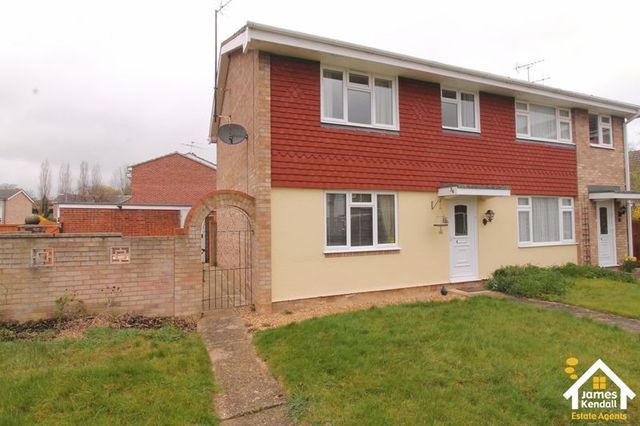  Image of 3 bedroom Property for sale in Dewlands Oakley Bedford MK43 at Dewlands Oakley Bedford, MK43 7RN