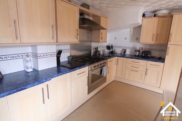  Image of 3 bedroom Property for sale in Dewlands Oakley Bedford MK43 at Dewlands Oakley Bedford, MK43 7RN