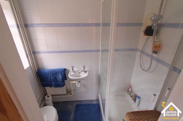  Image of 3 bedroom Property for sale in Dewlands Oakley Bedford MK43 at Dewlands Oakley Bedford, MK43 7RN