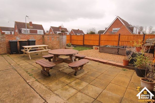  Image of 3 bedroom Property for sale in Dewlands Oakley Bedford MK43 at Dewlands Oakley Bedford, MK43 7RN