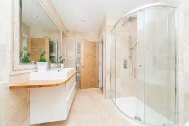  Image of 1 bedroom Property to rent in Dollis Hill Lane London NW2 at London  London, NW2 6JA