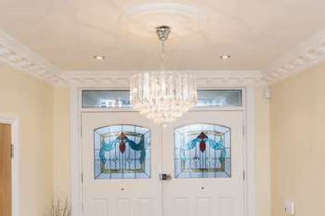  Image of 1 bedroom Property to rent in Dollis Hill Lane London NW2 at London  London, NW2 6JA