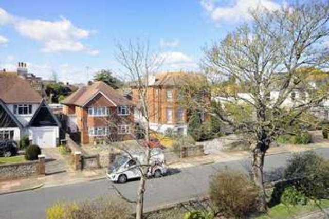  Image of 2 bedroom Flat to rent in Downview Road Worthing BN11 at Downview Road  Worthing, BN11 4QT