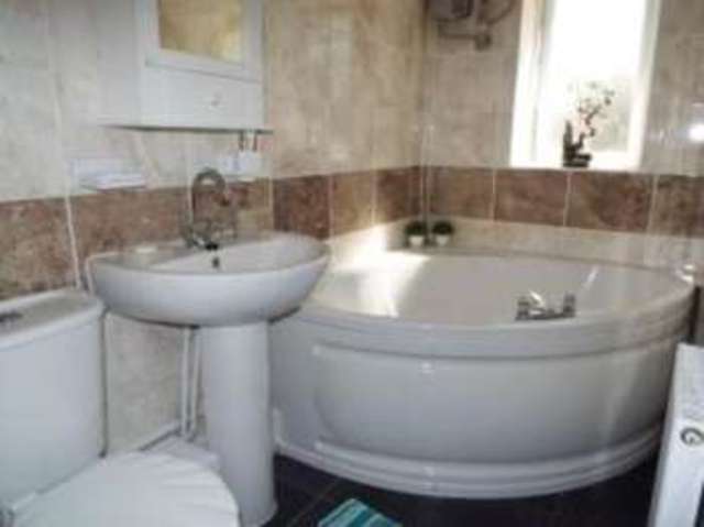  Image of 2 bedroom End of Terrace for sale in Eaglesthorpe Peterborough PE1 at Peterborough Cambridgeshire Peterborough, PE1 3RT