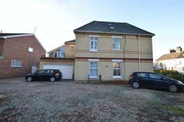  Image of 3 bedroom Flat to rent in Earlham Road Norwich NR2 at Earlham Road  Norwich, NR2 3DF