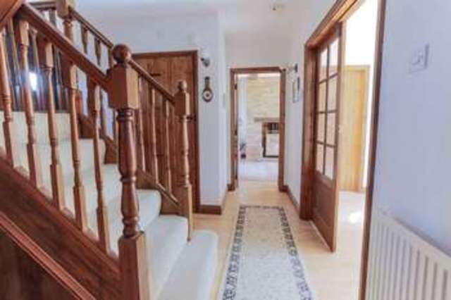  Image of 4 bedroom Terraced house for sale in East Walton King