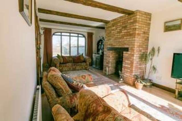  Image of 4 bedroom Terraced house for sale in East Walton King