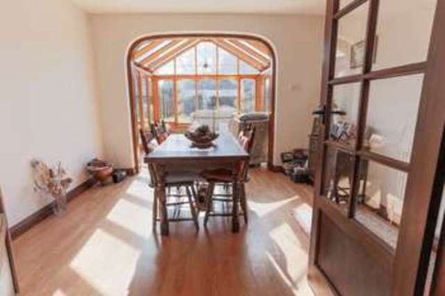  Image of 4 bedroom Terraced house for sale in East Walton King