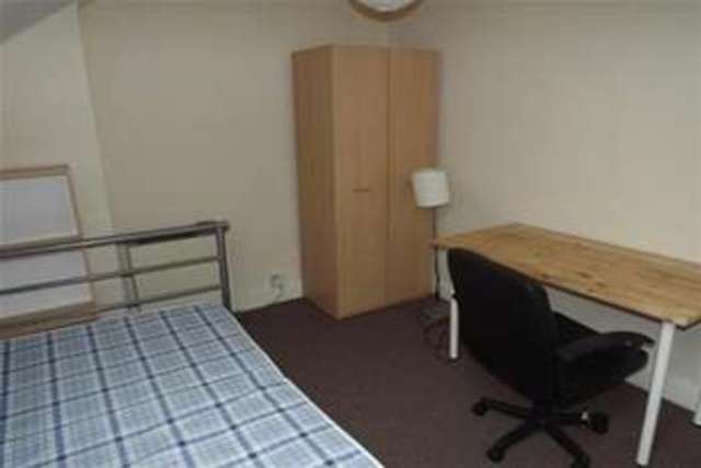  Image of 2 bedroom Flat to rent in Ecclesall Road Sheffield S11 at Sheffield, S11 8PG