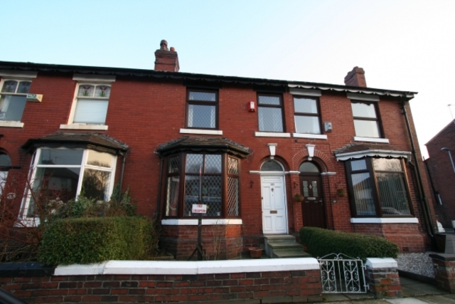  Image of 3 bedroom Terraced house to rent in Edenfield Road Rochdale OL11 at Rochdale OL11 5AE Rochdale, OL11 5AE