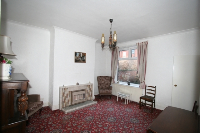  Image of 3 bedroom Terraced house to rent in Edenfield Road Rochdale OL11 at Rochdale OL11 5AE Rochdale, OL11 5AE