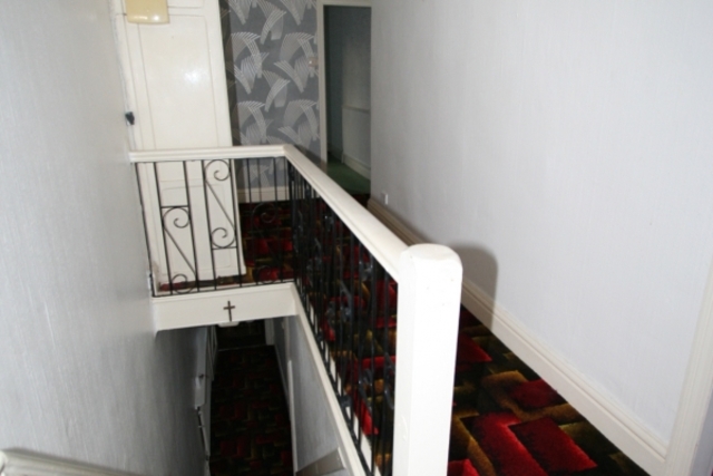  Image of 3 bedroom Terraced house to rent in Edenfield Road Rochdale OL11 at Rochdale OL11 5AE Rochdale, OL11 5AE
