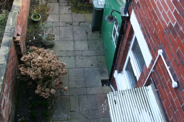  Image of 3 bedroom Terraced house to rent in Edenfield Road Rochdale OL11 at Rochdale OL11 5AE Rochdale, OL11 5AE