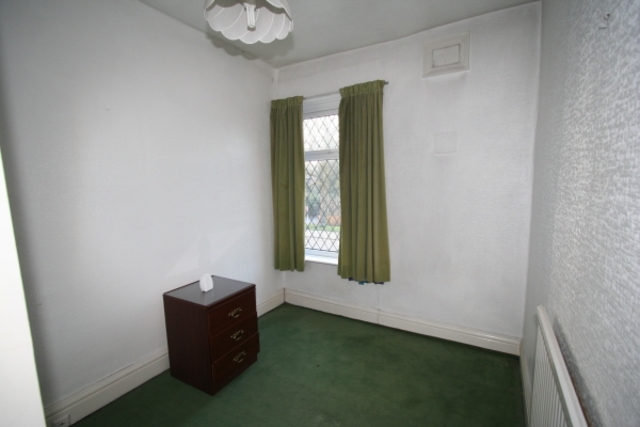  Image of 3 bedroom Terraced house to rent in Edenfield Road Rochdale OL11 at Rochdale OL11 5AE Rochdale, OL11 5AE