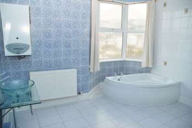  Image of 3 bedroom Detached house to rent in Edgcumbe Park Road Plymouth PL3 at Edgcumbe Park Road Peverell Plymouth, PL3 4NL