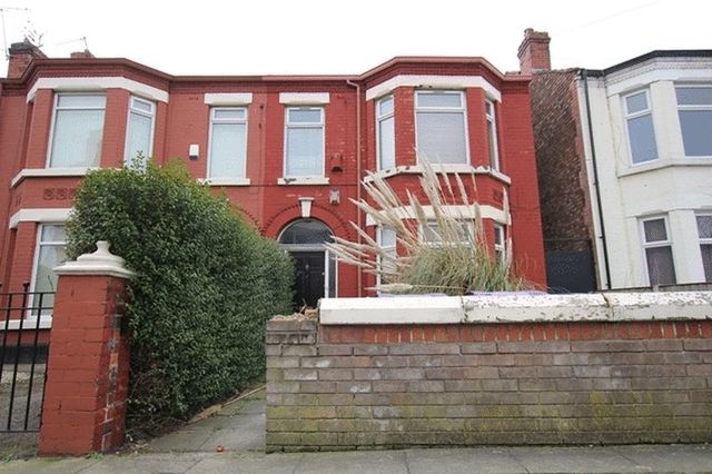  Image of 4 bedroom Terraced house for sale in Edge Grove Fairfield Liverpool L7 at Edge Grove  Liverpool, L7 0HW