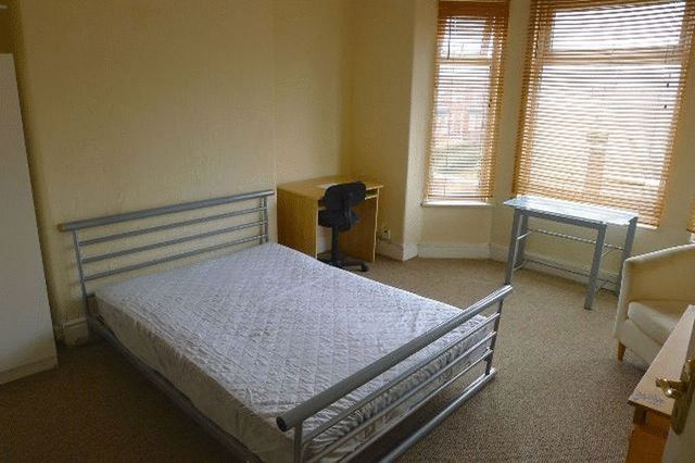  Image of 4 bedroom Terraced house for sale in Edge Grove Fairfield Liverpool L7 at Edge Grove  Liverpool, L7 0HW