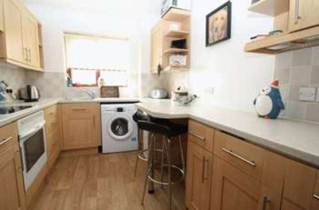  Image of 2 bedroom Flat to rent in Edmunds Gardens High Wycombe HP12 at Edmunds Gardens  High Wycombe, HP12 4LP