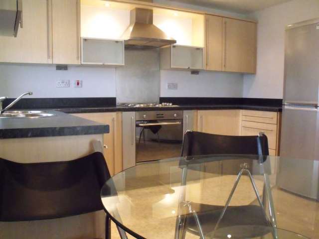  Image of 2 bedroom Apartment to rent in Elmira Way Salford M5 at Elmira Way Salford Quays Salford, M5 3DL