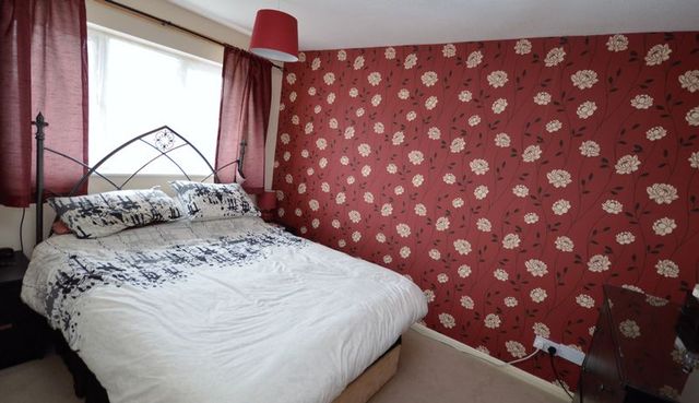  Image of 3 bedroom Terraced house for sale in Fareham Way Houghton Regis Dunstable LU5 at Fareham Way  Houghton Regis, LU5 5RE
