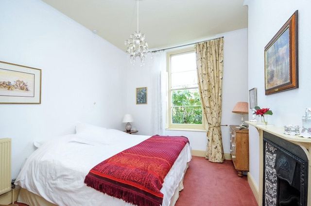  Image of 2 bedroom Flat for sale in Fernbank Road Redland Bristol BS6 at Fernbank Road Redland Bristol, BS6 6PX