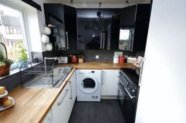  Image of 3 bedroom Detached house for sale in Filmer Road Luton LU4 at Filmer Road  Luton, LU4 9BX