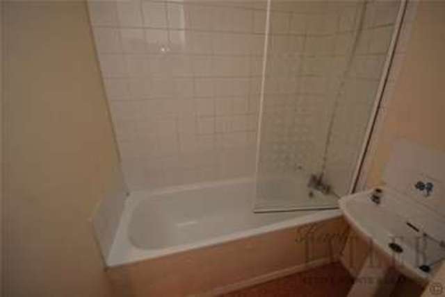  Image of 1 bedroom Flat to rent in Cearns Road Prenton CH43 at Oxton Wirral Oxton, CH43 1XF