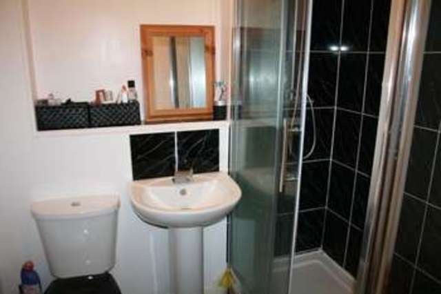  Image of 2 bedroom Maisonette for sale in Fore Street Bovey Tracey Newton Abbot TQ13 at Fore Street Bovey Tracey Newton Abbot, TQ13 9AD