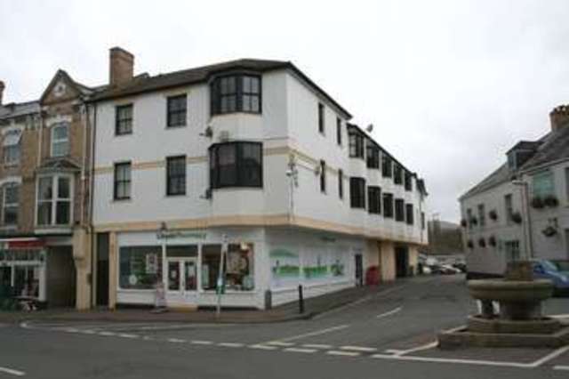  Image of 2 bedroom Maisonette for sale in Fore Street Bovey Tracey Newton Abbot TQ13 at Fore Street Bovey Tracey Newton Abbot, TQ13 9AD