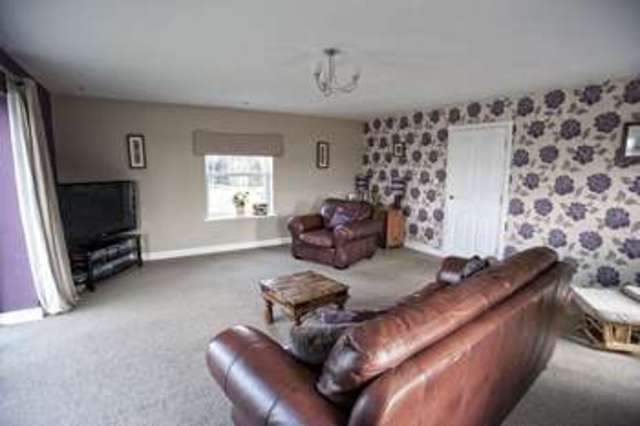  Image of 4 bedroom Detached house for sale in Front Street East Stockwith Gainsborough DN21 at 18 Front Street East Stockwith East Stockwith, DN21 3DH
