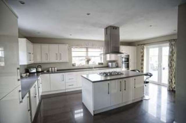  Image of 4 bedroom Detached house for sale in Front Street East Stockwith Gainsborough DN21 at 18 Front Street East Stockwith East Stockwith, DN21 3DH