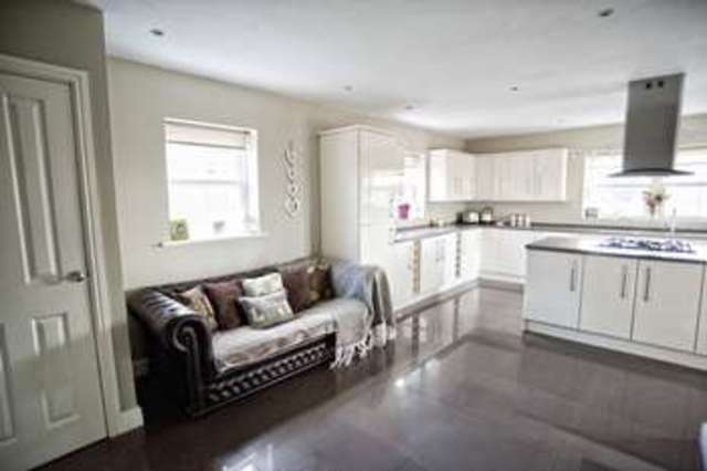  Image of 4 bedroom Detached house for sale in Front Street East Stockwith Gainsborough DN21 at 18 Front Street East Stockwith East Stockwith, DN21 3DH